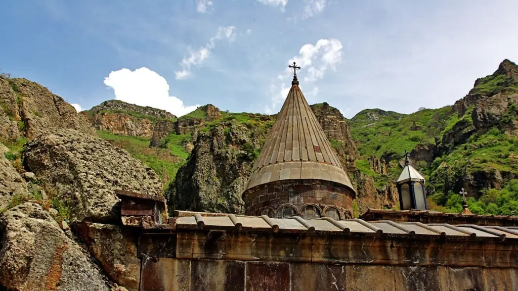Armenia architecture.webp