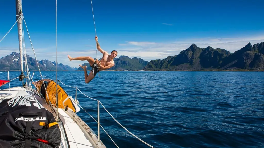 lofoten by sailboat summer.webp