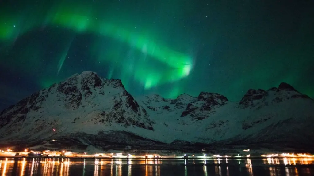 Norway_Aurora_02.webp