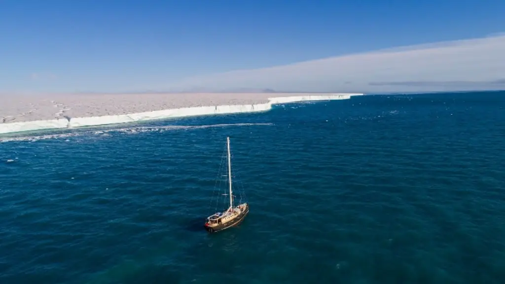 svalbard sail to the north pole.webp