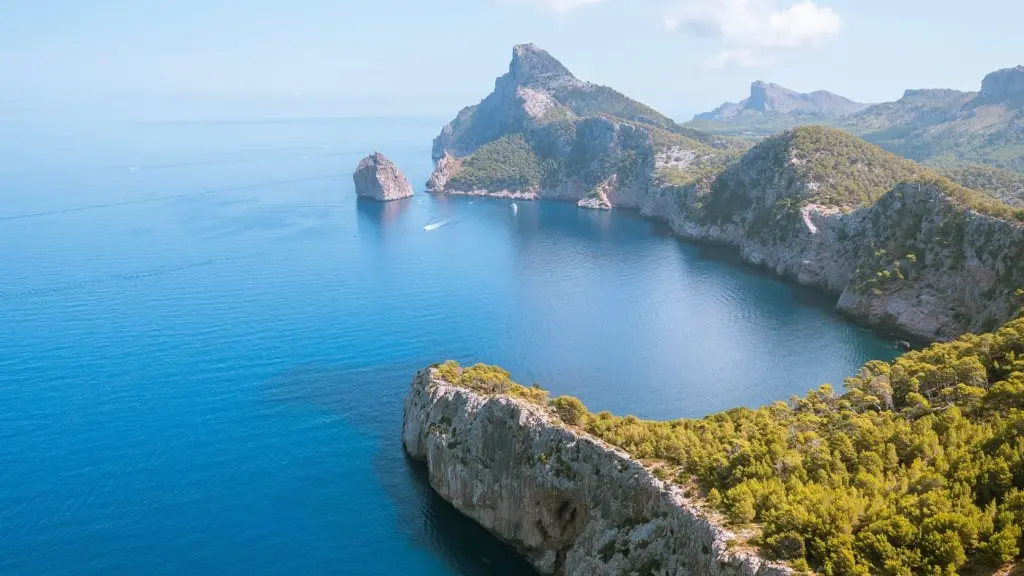 Mallorca psychobloc sailing.webp
