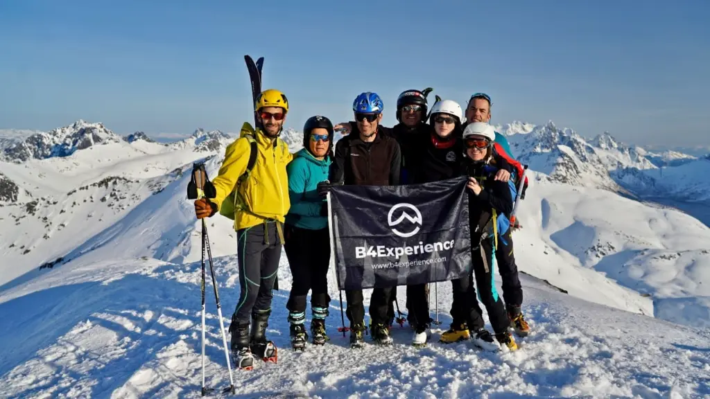 ski group lofoten b4experience.webp