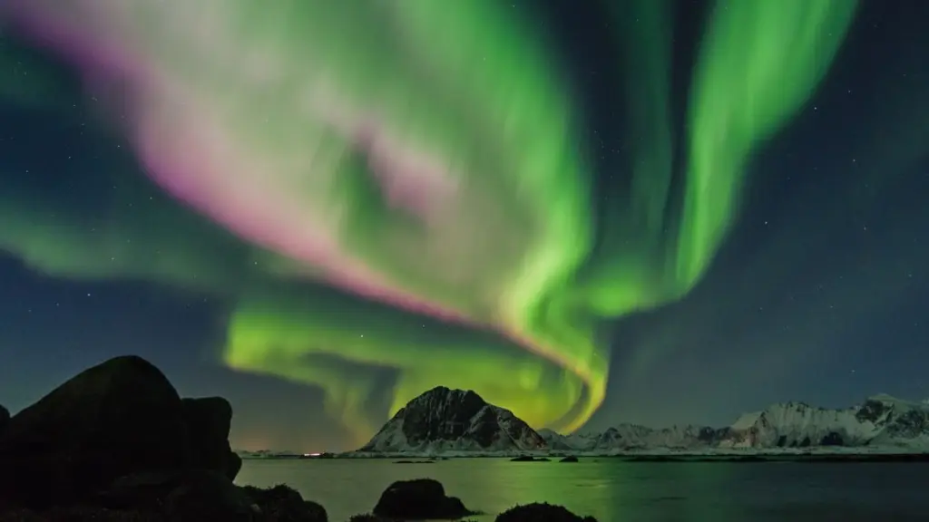 skiing northern lights.webp