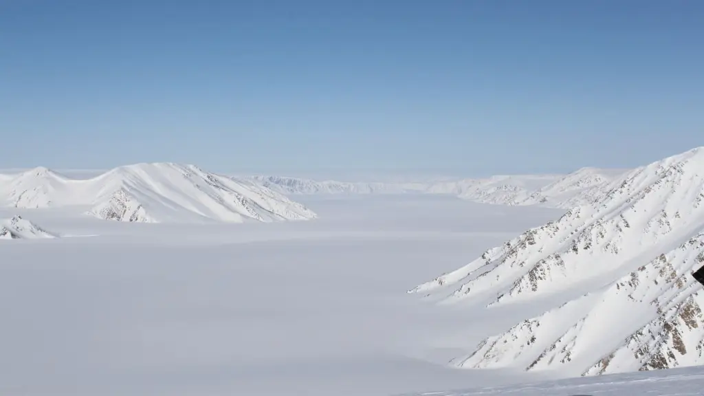SVALBARD big mountains.webp