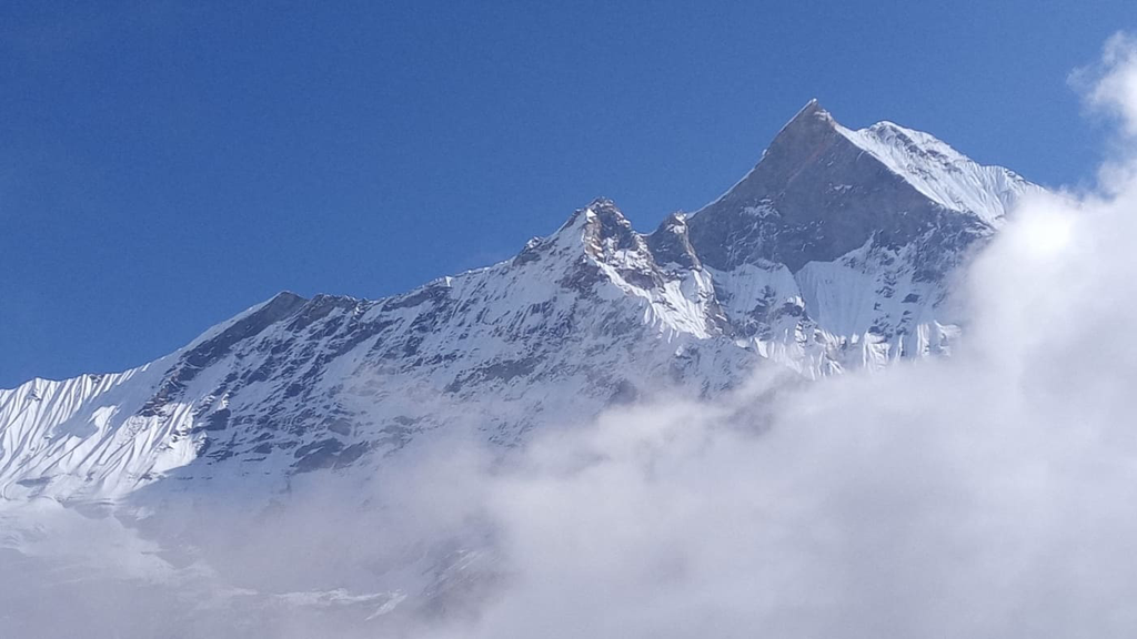 Machapuchare trekking.webp