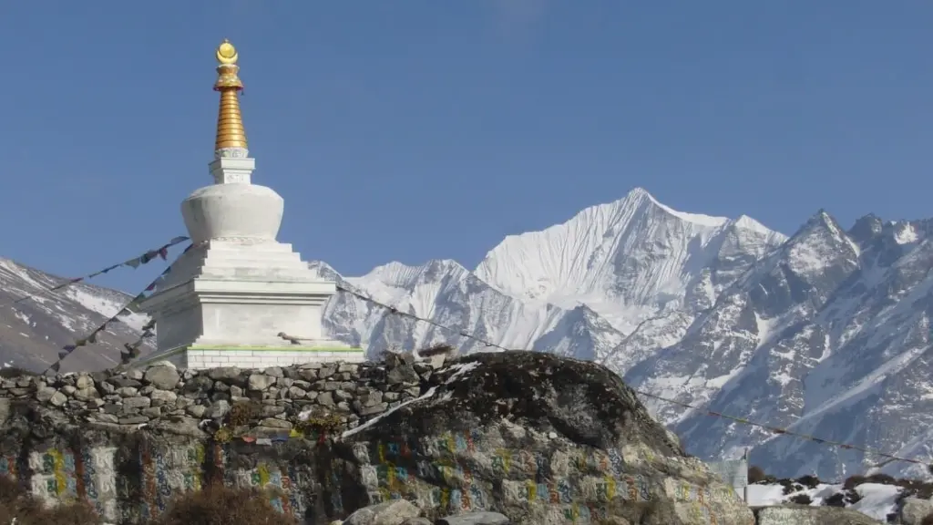 Langtang KyanginGompa Stupa.webp