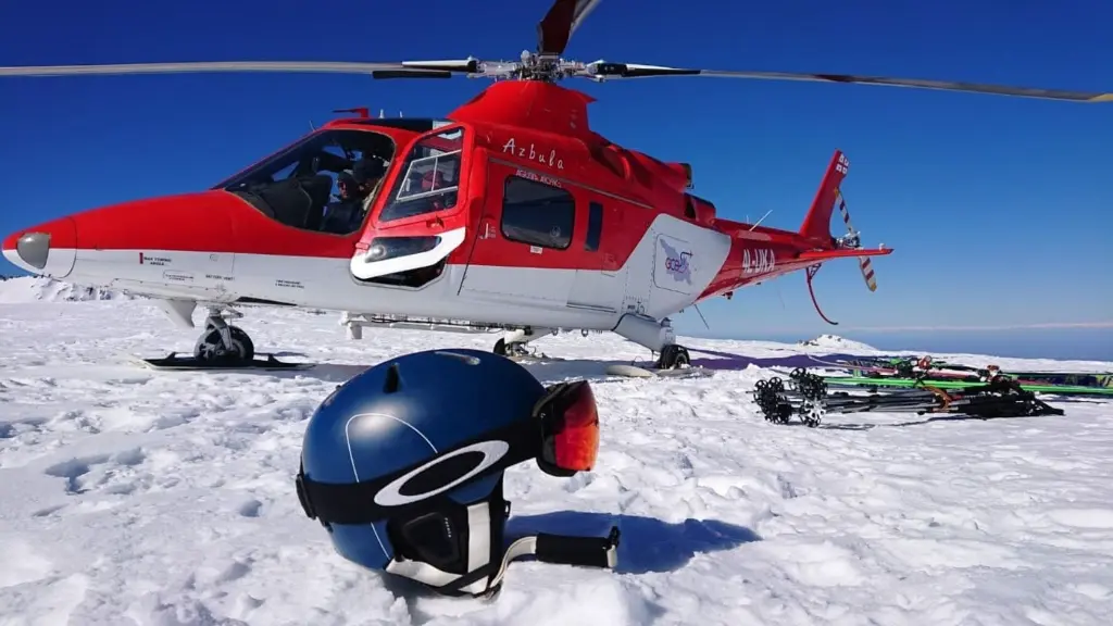 Heliskiing Caucasus.webp