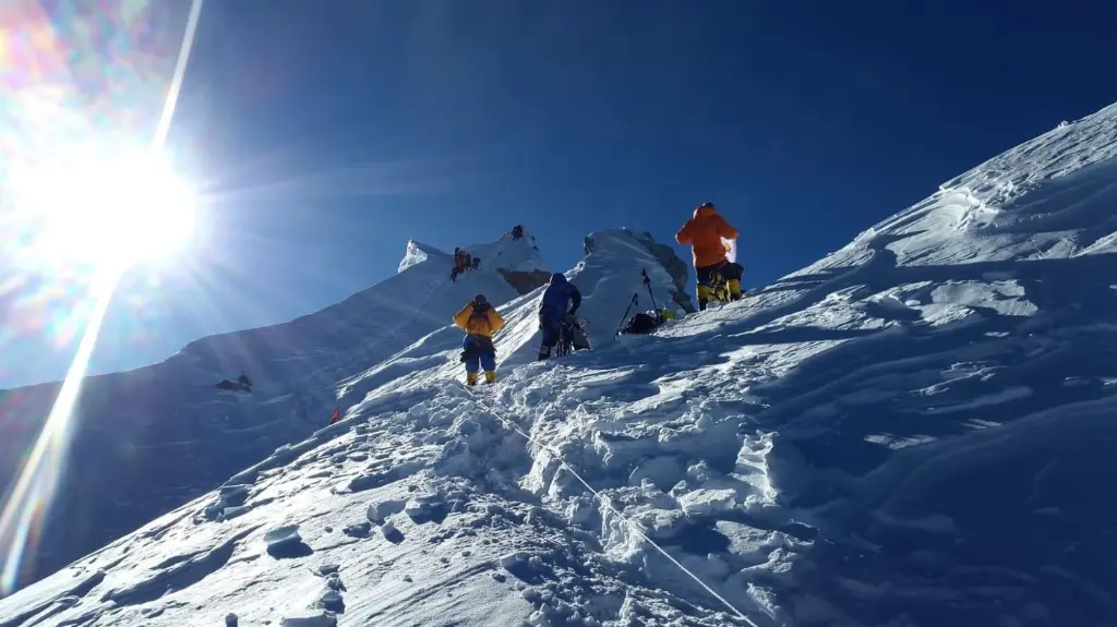 MANASLU SUMMIT.webp