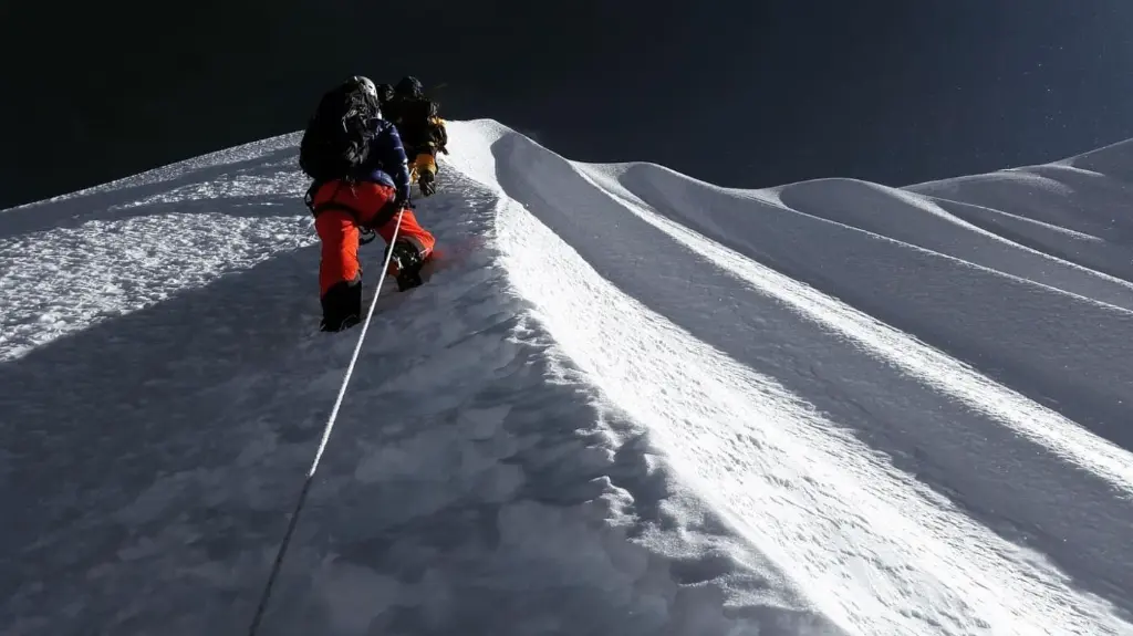 CLIMBING MANASLU.webp